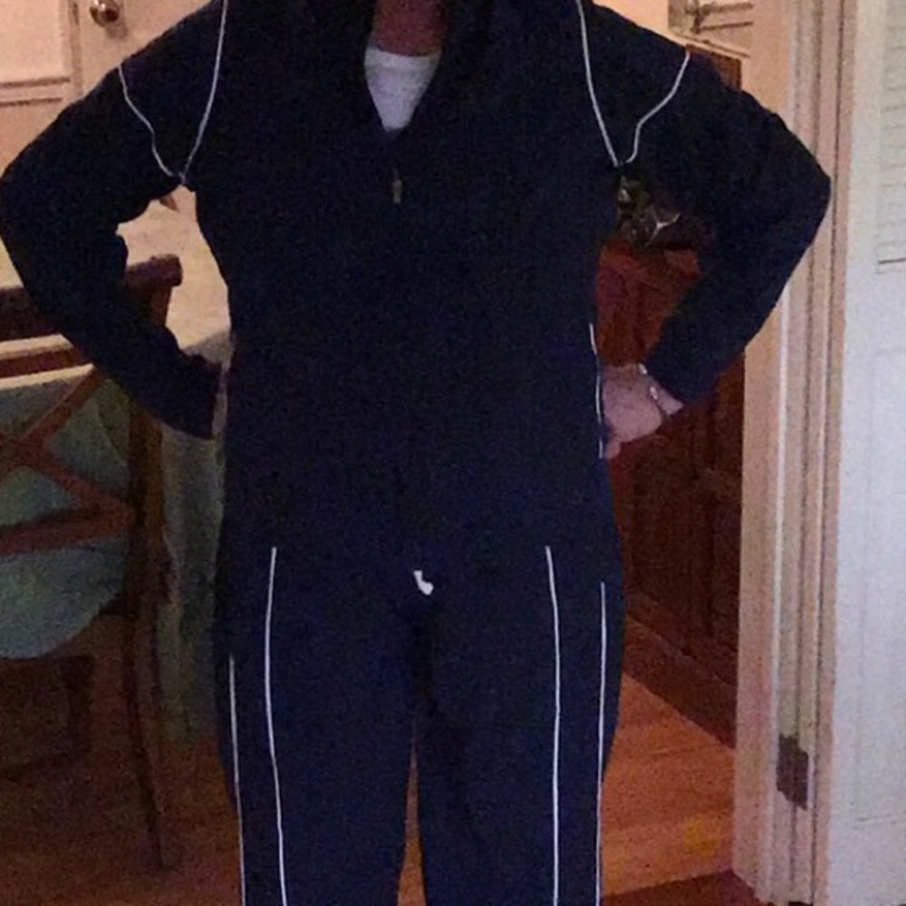 Lightweight NewBalance woman’s workout suit